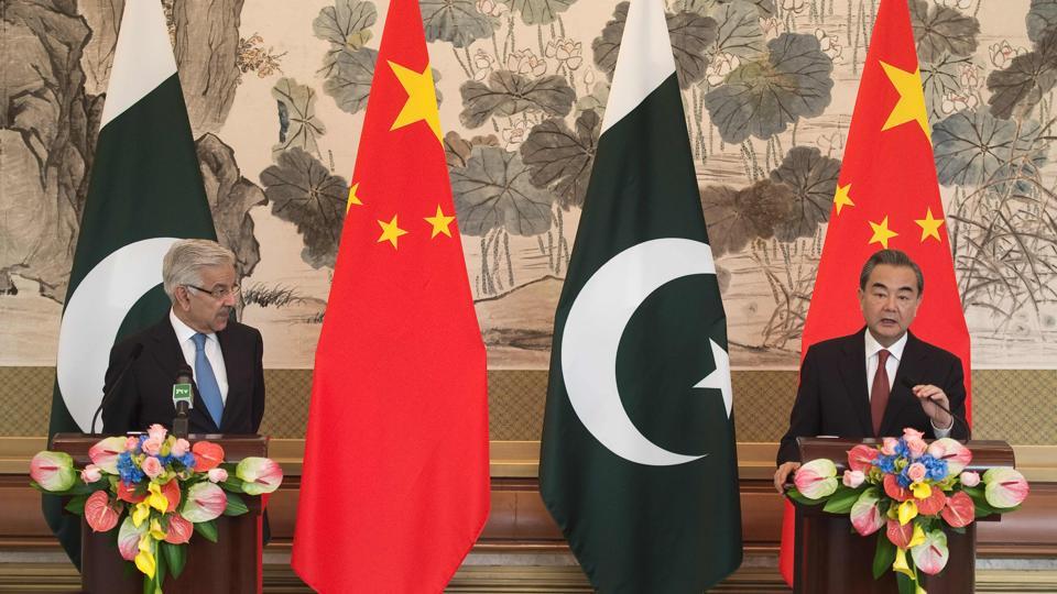 आसिफ ख्वाजा पाकिस्तान और वांग यी चीन