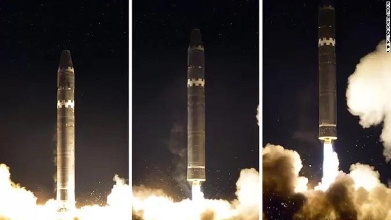 हवासोंग-15 उत्तर कोरिया मिसाइल 