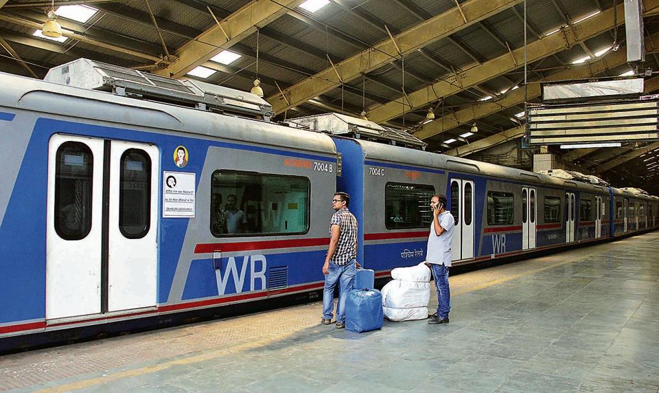 मुंबई की पहली एसी ट्रेन,आज होगी रवाना