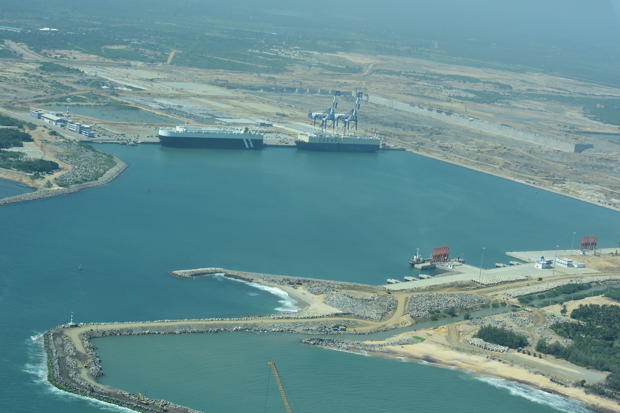 हंबनटोटा बंदरगाह पर चीन का कब्जा
