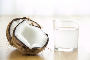 नारियल पानी गोरा होने के लिए