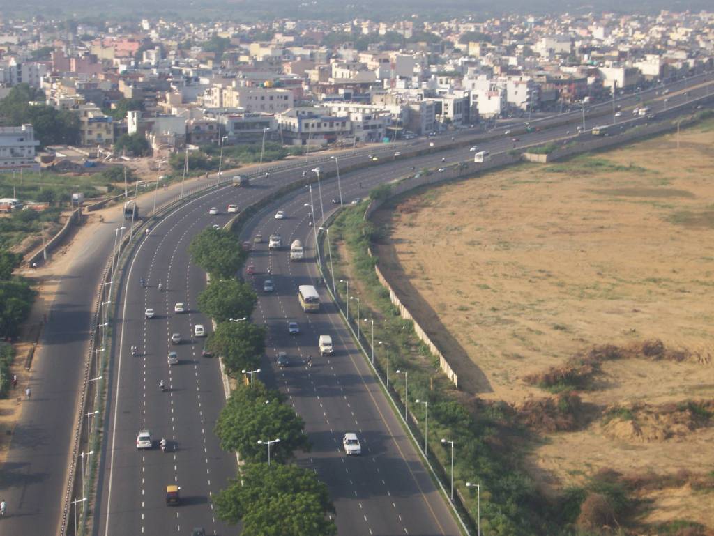 दिल्ली मुंबई रोड