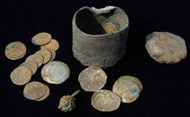 इजराइल में मिले 900 वर्ष पुराने सिक्के