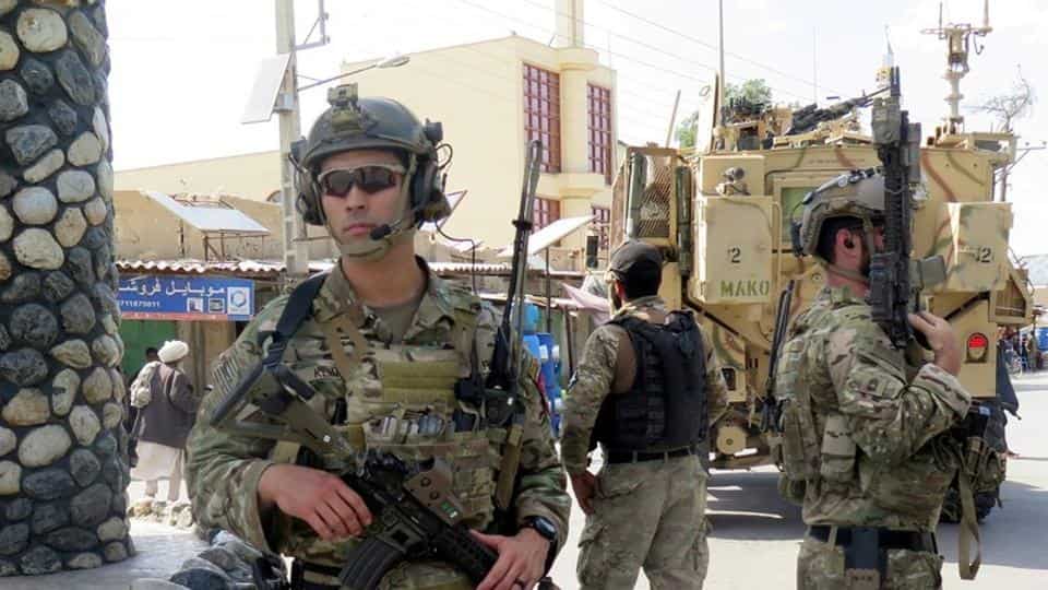 अफगानिस्तान में तैनात अमेरिकी सैनिक.jpg