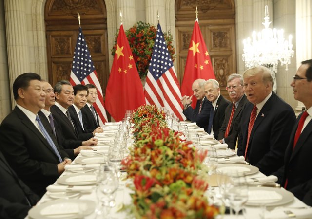 जी 20 में चीन और अमेरिका की बैठक के दौरान का दृश्य