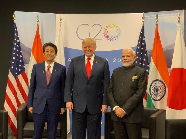 त्रिपक्षीय मुलाकात के दौरान भारत, जापान और अमेरिका के प्रमुख