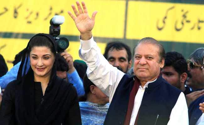 पाकिस्तान के अपदस्थ प्रधानमन्त्री नवाज़ शरफ और उनकी पुत्री मरयम