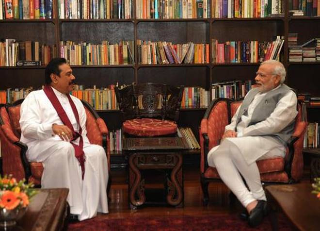 प्रधानमंत्री मोदी और महिंदा राजपक्षे के बीच मुलाकात