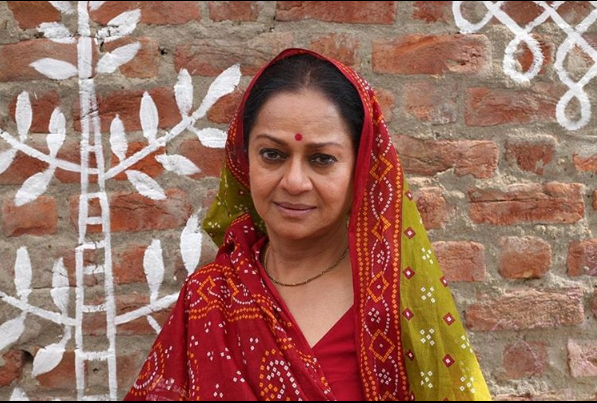 "पीएम नरेंद्र मोदी" में पीएम मोदी की माँ का किरदार निभाएंगी अनुभवी अभिनेत्री ज़रीना वहाब, देखे तसवीरें
