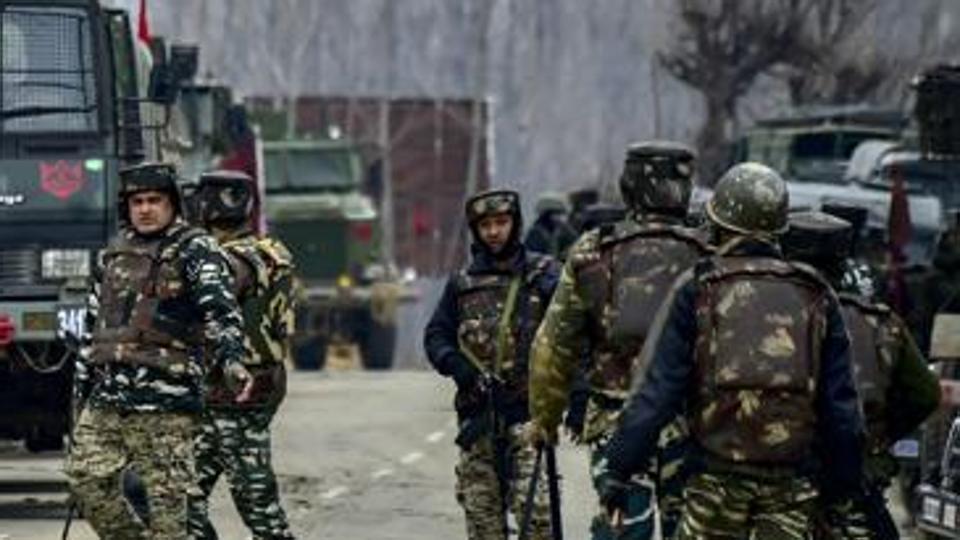 कश्मीर में तैनात भारतीय सेना