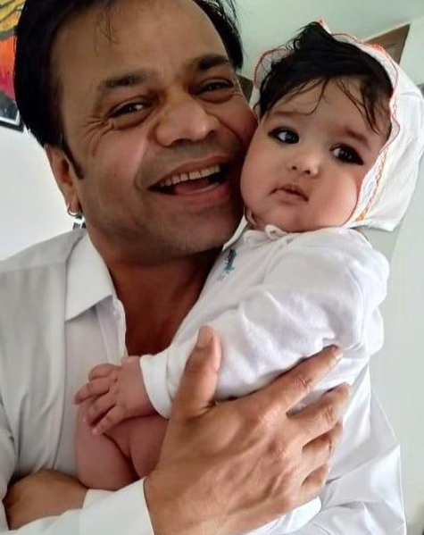 rajpal yadav with daughter