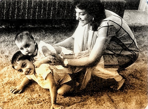 संजय दत्त ने अपनी माँ और बॉलीवुड लीजेंड नरगिस की जन्मतिथि पर साझा की एक पुरानी तस्वीर