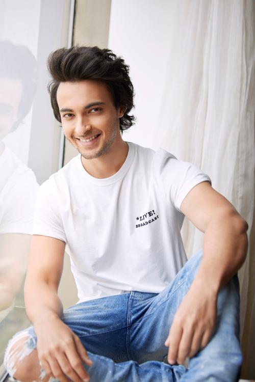 aayush sharma biography in hindi