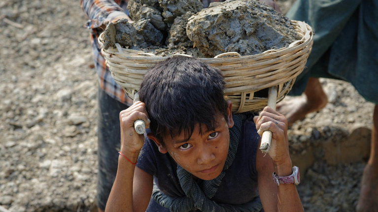 Paragraph on child labour in hindi