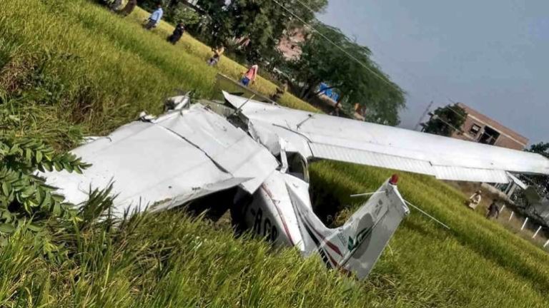 पाकिस्तान: प्रशिक्षण उड़ान में क्रेश हुआ पाकिस्तानी सैन्य विमान, 17 की मौत पाकिस्तान: प्रशिक्षण उड़ान में क्रेश हुआ पाकिस्तानी सैन्य विमान, 17 की मौत