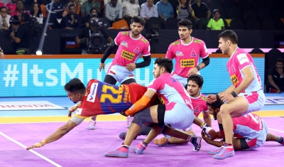 Pune: Players in action during Pro Kabaddi Season 7 match between Jaipur Pink Panthers and UP Yoddha at Shree Shiv Chhatrapati Sports Complex in Pune on Sep 16, 2019. (Photo: IANS)