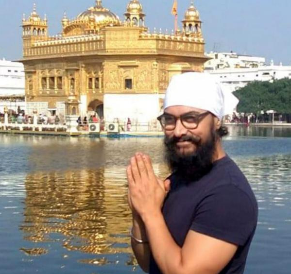 लाल सिंह चड्ढा: नयी फिल्म के लिए प्रार्थना करने स्वर्ण मंदिर पहुंचे आमिर खान