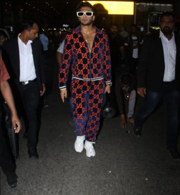 रणवीर सिंह ने एयरपोर्ट पर इस कूल ट्रैक सूट के साथ बिखेरा जलवा, देखे तसवीरें
