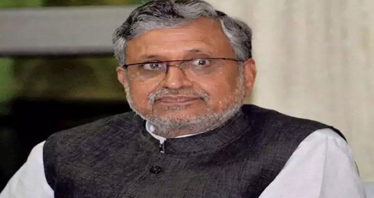 बिहार में दुष्कर्म की बढ़ती घटनाओं पर चुप्पी साध गए उपमुख्यमंत्री सुशील मोदी बिहार में दुष्कर्म की बढ़ती घटनाओं पर चुप्पी साध गए उपमुख्यमंत्री सुशील मोदी