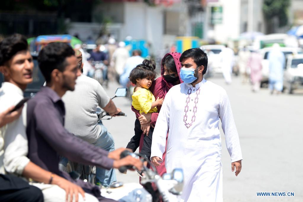 पाकिस्तान में बढ़ रहे है Covid-19 के मामले; सरकार ने कहा Mask पहने और Vaccine लगवाएं