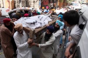 पाकिस्तान में सिख समुदाय के दो लोगो की गोली मार हत्या ; पाक PM ने उच्च स्तरीय जांच का आदेश दिया