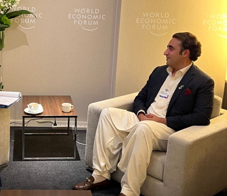 पाकिस्तानी विदेश मंत्री बिलावल भुट्टो ने भारत-पाकिस्तान के सम्बन्ध के बारे में WEF में कहा: दोने देशों के बीच के रिश्ते आगे नहीं बढ़ रहे हैं पर…