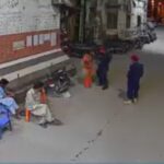 इंसानियत को शर्मिंदा करती ये वीडियो, पाकिस्तान में एक सुरक्षा गार्ड ने गर्भवती महिला को बेरहमी से पीटा