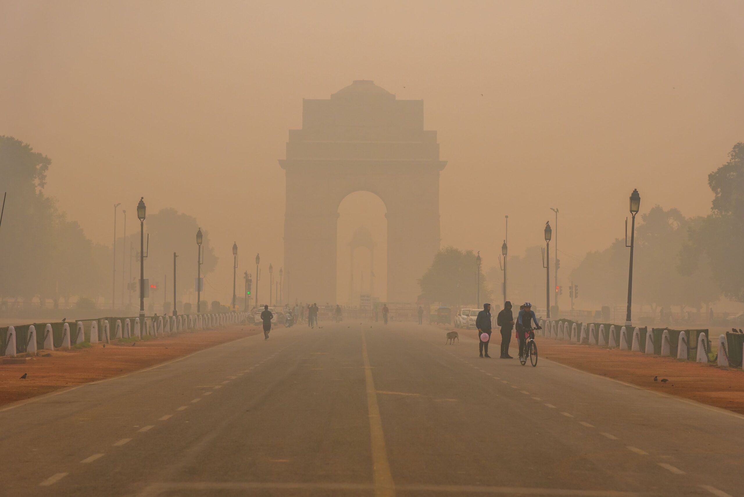 दिल्ली में वायु प्रदुषण खतरनाक स्तर पर