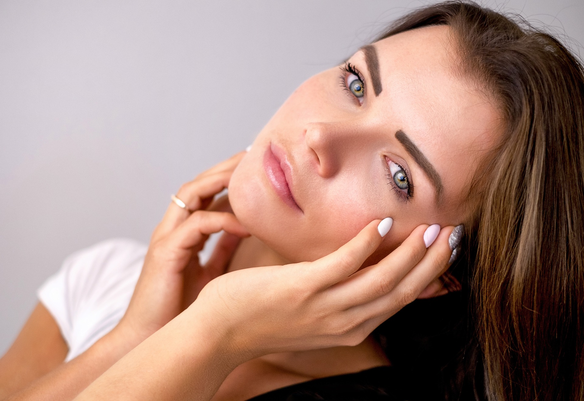 Skin Care: गर्मियों में अपनी त्वचा की देखभाल कैसे करें